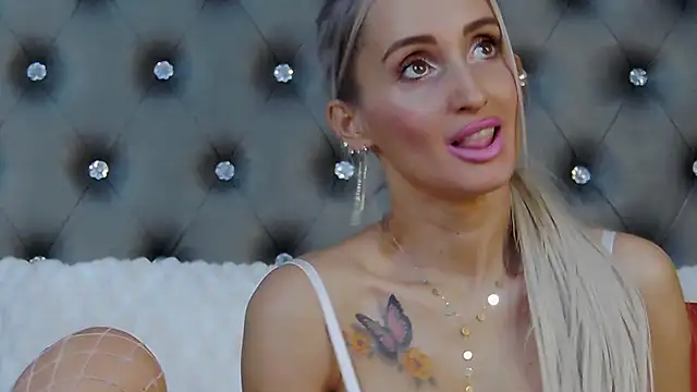 IsabelleEthan online show from March 8, 9:50 am