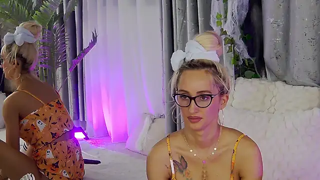 IsabelleEthan online show from October 31, 2:23 am