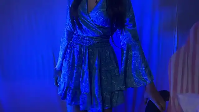 Queen Angelena online show from December 4, 6:05 pm