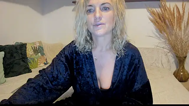 Jadore able online show from October 28, 2:37 am