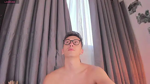 Thiago jones online show from November 11, 9:48 pm