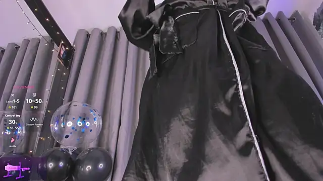 Snapshot of Thiago_jones chatting on November 19, 10:32 pm Thiago jones online show from November 19, 10:32 pm