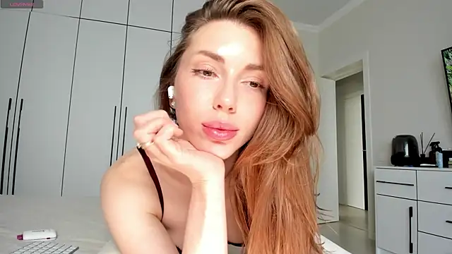  Miss Johansson  online show from April 25, 1:52 pm