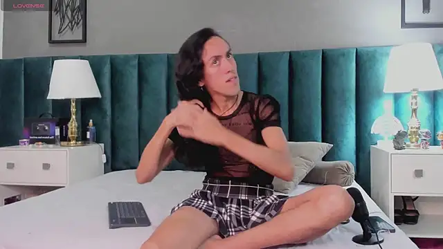 Snapshot of Karol_fenixx chatting on January 7, 2:42 am Karol fenixx online show from January 7, 2:42 am