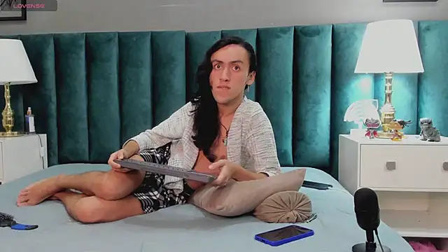 Snapshot of Karol_fenixx chatting on January 24, 6:14 pm Karol fenixx online show from January 24, 6:14 pm