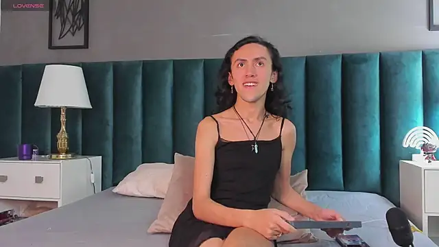 Snapshot of Karol_fenixx chatting on February 13, 8:13 pm Karol fenixx online show from February 13, 8:13 pm