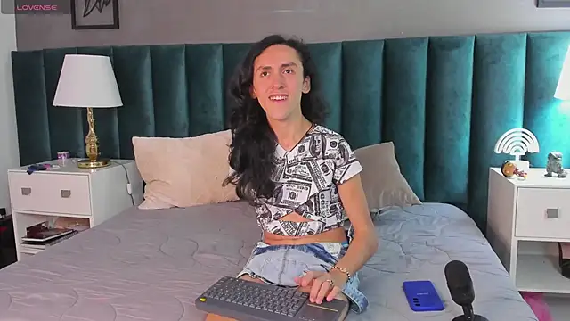 Snapshot of Karol_fenixx chatting on February 25, 4:42 pm Karol fenixx online show from February 25, 4:42 pm