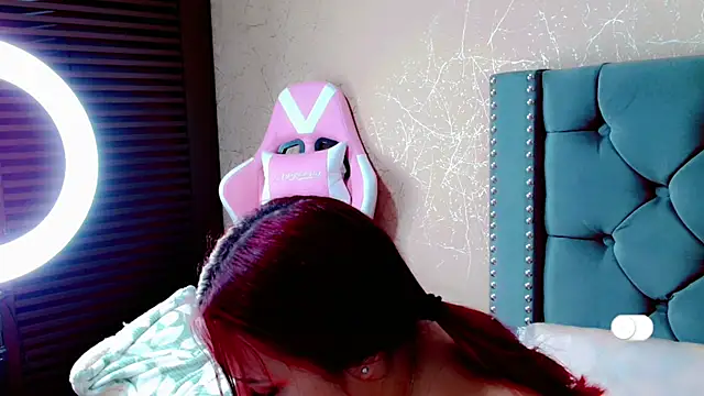 Snapshot of Imannejulienne chatting on January 14, 12:11 am Imannejulienne online show from January 14, 12:11 am