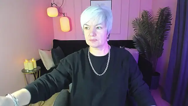 Snapshot of CarmenSoft chatting on February 21, 8:49 pm CarmenSoft online show from February 21, 8:49 pm