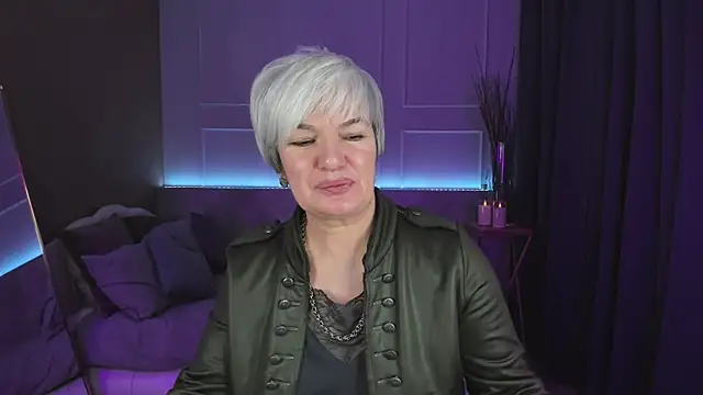 Snapshot of CarmenSoft chatting on February 23, 12:08 am CarmenSoft online show from February 23, 12:08 am