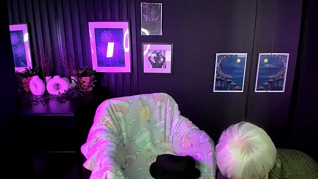 CarmenSoft online show from December 21, 8:49 pm