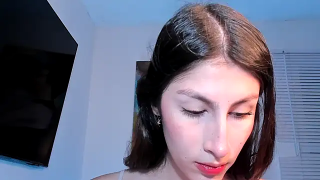 Snapshot of valeria_gonzales_ chatting on December 17, 1:07 am valeria gonzales online show from December 17, 1:07 am