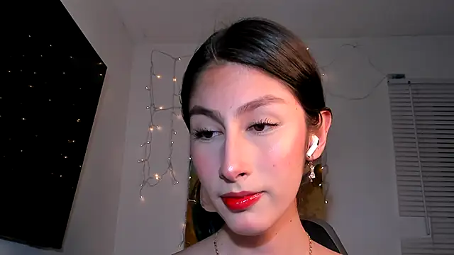 Snapshot of valeria_gonzales_ chatting on January 2, 1:38 am valeria gonzales online show from January 2, 1:38 am