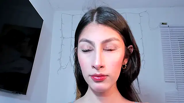 Snapshot of valeria_gonzales_ chatting on January 19, 10:28 pm valeria gonzales online show from January 19, 10:28 pm