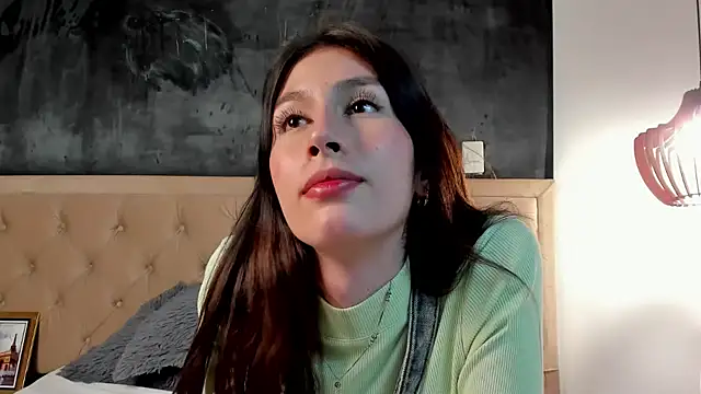 Snapshot of valeria_gonzales_ chatting on February 4, 2:28 am valeria gonzales online show from February 4, 2:28 am