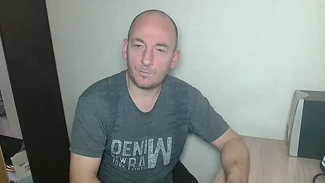 Johan   Barker online show from December 21, 11:39 am