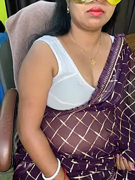 Snapshot of Anushka_21 chatting on November 22, 7:02 pm Anushka 21 online show from November 22, 7:02 pm