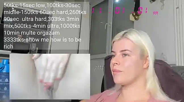 Snapshot of queenofthenighttt chatting on December 5, 10:01 am queenofthenighttt online show from December 5, 10:01 am