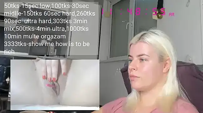 Snapshot of queenofthenighttt chatting on December 6, 10:49 am queenofthenighttt online show from December 6, 10:49 am