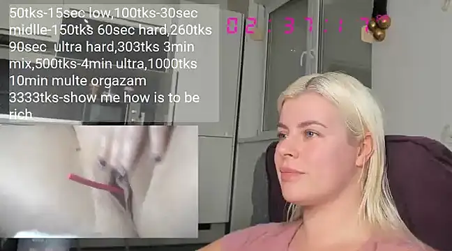 Snapshot of queenofthenighttt chatting on December 28, 1:38 pm queenofthenighttt online show from December 28, 1:38 pm