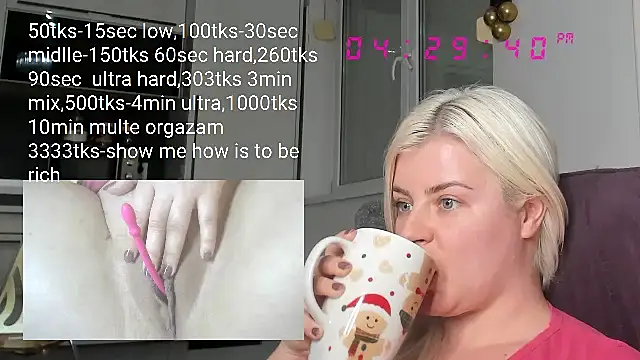 Snapshot of queenofthenighttt chatting on February 8, 3:31 pm queenofthenighttt online show from February 8, 3:31 pm