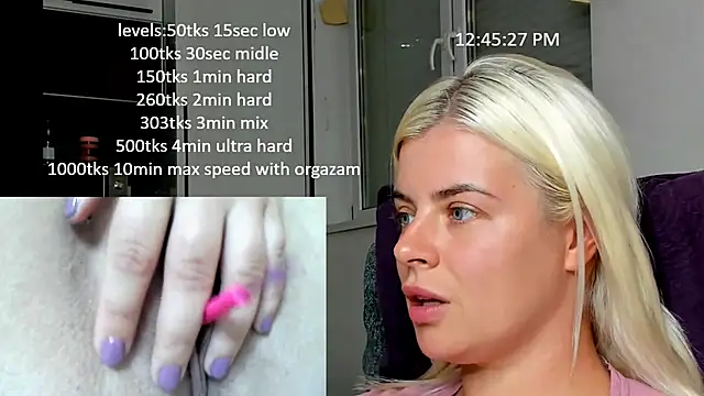 Snapshot of queenofthenighttt chatting on October 2, 10:44 am queenofthenighttt online show from October 2, 10:44 am