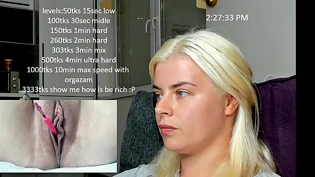 Snapshot of queenofthenighttt chatting on October 14, 12:28 pm queenofthenighttt online show from October 14, 12:28 pm