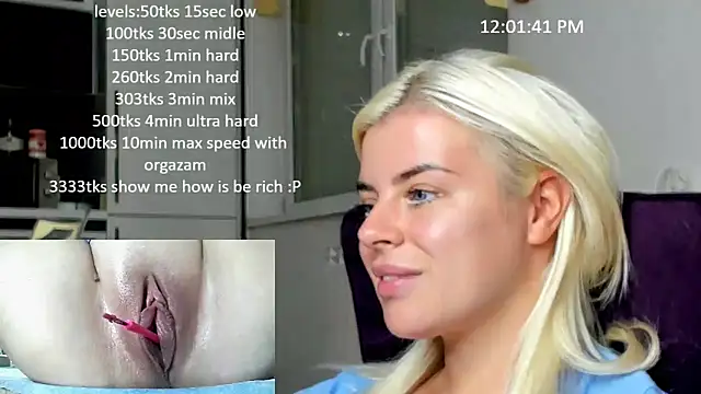 Snapshot of queenofthenighttt chatting on October 31, 11:00 am queenofthenighttt online show from October 31, 11:00 am