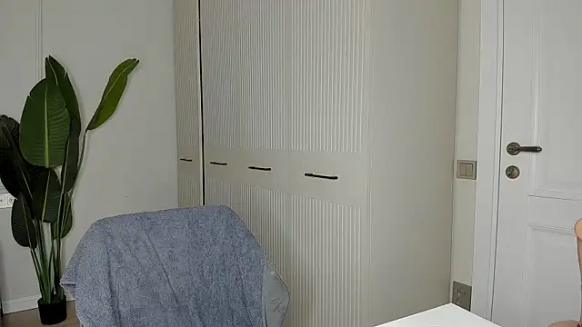 xx leila online show from October 8, 10:57 am