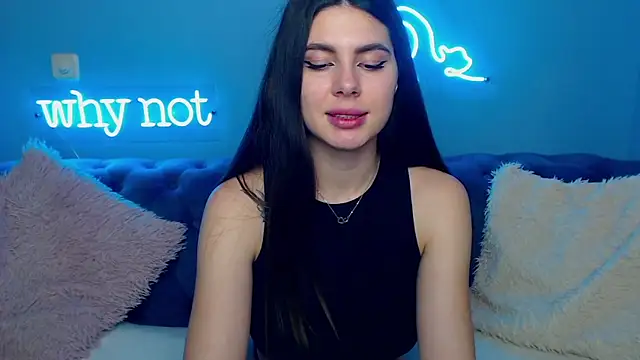 Snapshot of ViollinaLove chatting on February 3, 8:46 am ViollinaLove online show from February 3, 8:46 am