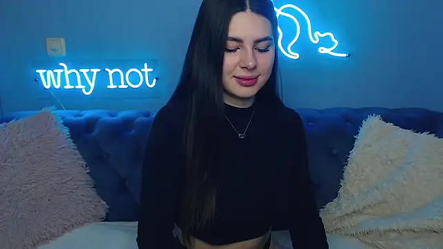 Snapshot of ViollinaLove chatting on February 4, 5:42 am ViollinaLove online show from February 4, 5:42 am