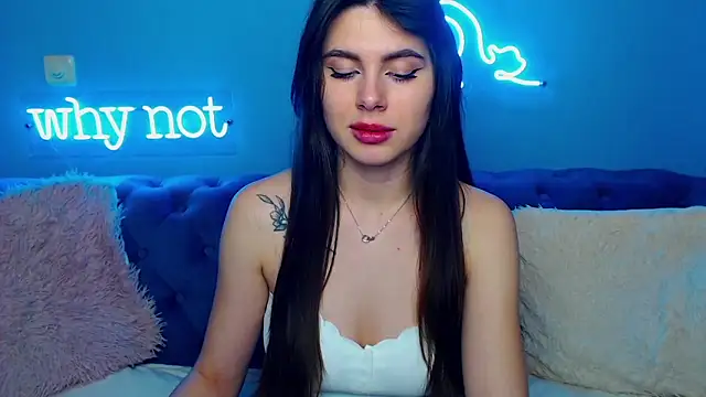 Snapshot of ViollinaLove chatting on February 10, 8:53 am ViollinaLove online show from February 10, 8:53 am