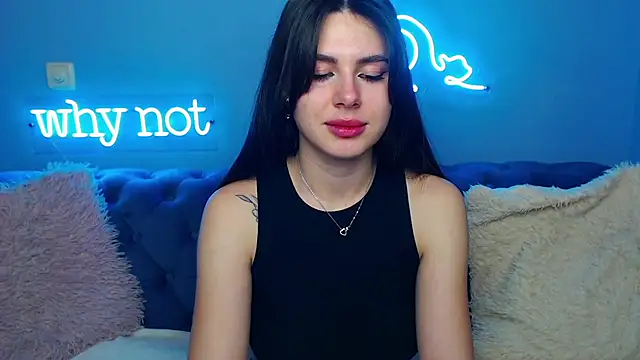 Snapshot of ViollinaLove chatting on February 14, 11:53 am ViollinaLove online show from February 14, 11:53 am