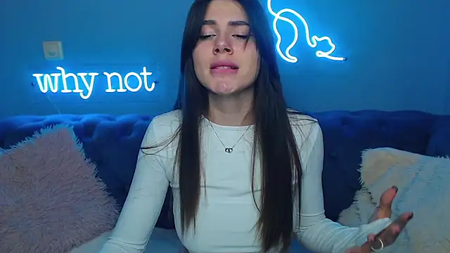 Snapshot of ViollinaLove chatting on February 22, 8:50 am ViollinaLove online show from February 22, 8:50 am