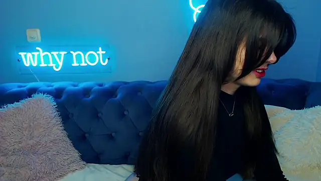 Snapshot of ViollinaLove chatting on March 18, 5:41 am ViollinaLove online show from March 18, 5:41 am