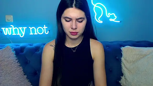 Snapshot of ViollinaLove chatting on October 13, 4:45 am ViollinaLove online show from October 13, 4:45 am