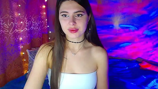 Snapshot of ViollinaLove chatting on October 18, 4:37 am ViollinaLove online show from October 18, 4:37 am