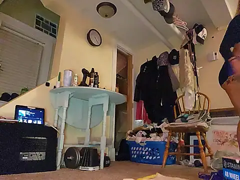 Snapshot of MaddisonX chatting on November 3, 9:21 am MaddisonX online show from November 3, 9:21 am