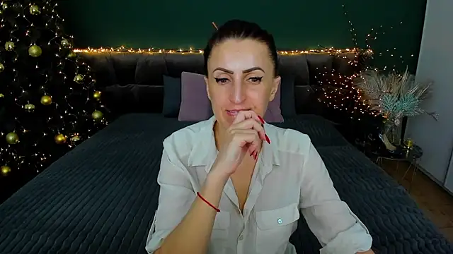 Snapshot of Rebecca_Diamond chatting on January 20, 9:35 am Rebecca Diamond online show from January 20, 9:35 am