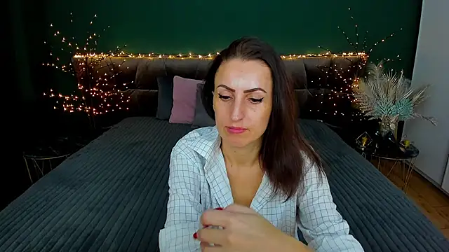 Snapshot of Rebecca_Diamond chatting on January 23, 11:37 am Rebecca Diamond online show from January 23, 11:37 am
