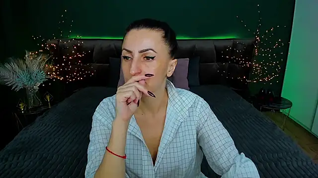 Snapshot of Rebecca_Diamond chatting on March 5, 6:12 am Rebecca Diamond online show from March 5, 6:12 am