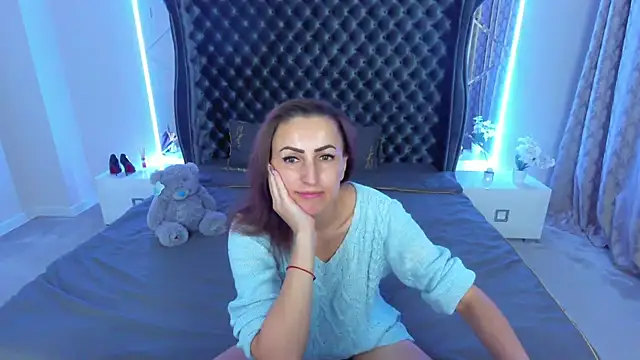 Rebecca Diamond online show from November 2, 6:16 am