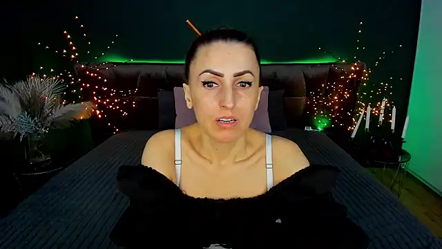 Rebecca Diamond online show from March 4, 7:03 am