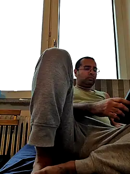 Snapshot of Azad64 chatting on November 28, 2:09 pm Azad64 online show from November 28, 2:09 pm