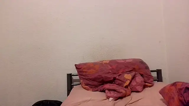 Snapshot of Azad64 chatting on December 13, 8:25 pm Azad64 online show from December 13, 8:25 pm