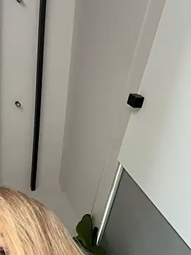 curchez  online show from February 18, 8:16 pm