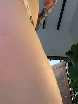 curchez  online show from February 23, 7:00 pm