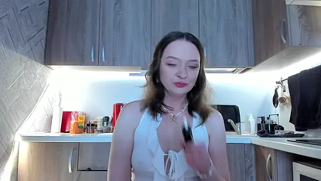 Snapshot of EvaBarsa_ chatting on November 6, 2:56 am EvaBarsa online show from November 6, 2:56 am