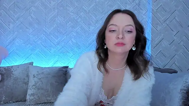 Snapshot of EvaBarsa_ chatting on November 14, 2:43 am EvaBarsa online show from November 14, 2:43 am