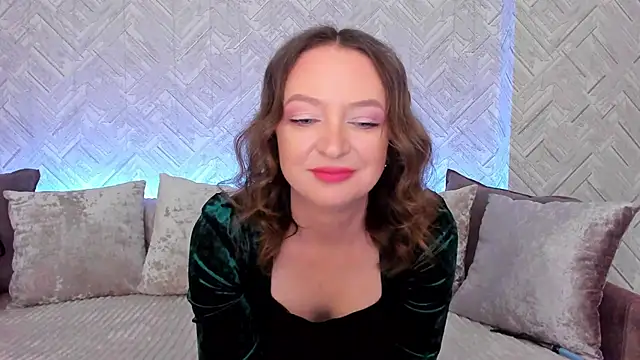 Snapshot of EvaBarsa_ chatting on November 18, 9:14 am EvaBarsa online show from November 18, 9:14 am